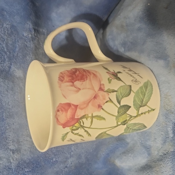 Roy Kirkham Redoute Roses Mug Fine Bone China Made in England - Picture 1 of 4